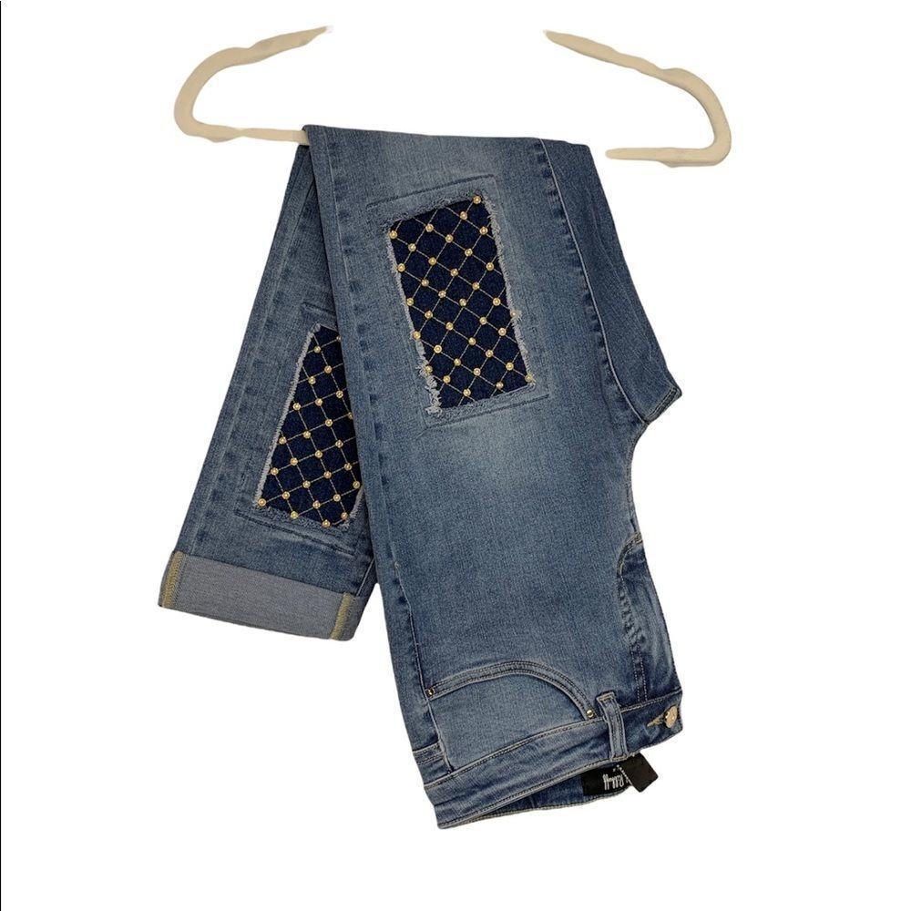𝅺JOSEPH Ribkoff Distressed Embellished Jeans